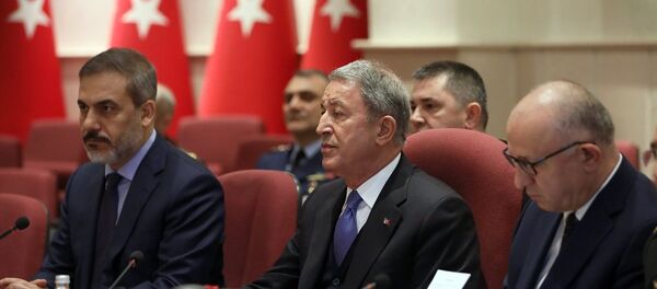 Milli Savunma Bakanı Hulusi Akar ile Rusya Savunma Bakanı Sergey Şoygu - Sputnik Türkiye