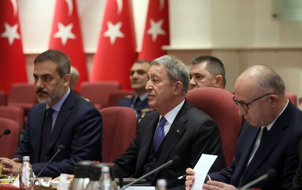 Milli Savunma Bakanı Hulusi Akar ile Rusya Savunma Bakanı Sergey Şoygu - Sputnik Türkiye