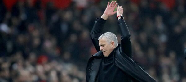 'Jose Mourinho ile taç çizgisinden' isimli program 7 Mart'ta RT'de yayına girecek. 'Jose Mourinho ile taç çizgisinden' isimli program 7 Mart'ta RT'de yayına girecek. - Sputnik Türkiye