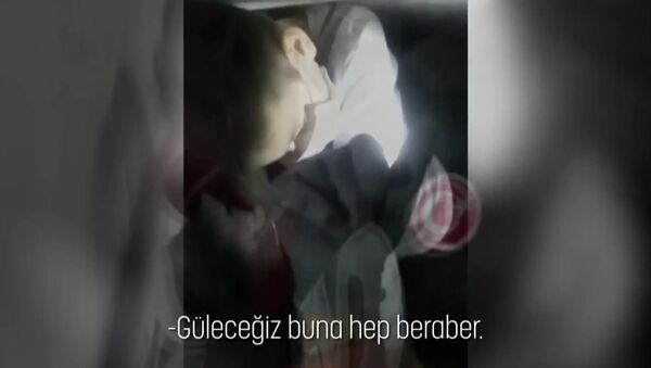 Mahmut Tayyip Alemdar - Enkaz altından kurtarılma anı - Sputnik Türkiye