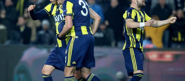 Fenerbahçe, UEFA Avrupa Ligi son 32 turu ilk maçında Rusya'nın Zenit takımını 1-0 yendi - Sputnik Türkiye