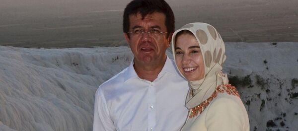 Nihat Zeybekci - Ayşen Zeybekci - Sputnik Türkiye