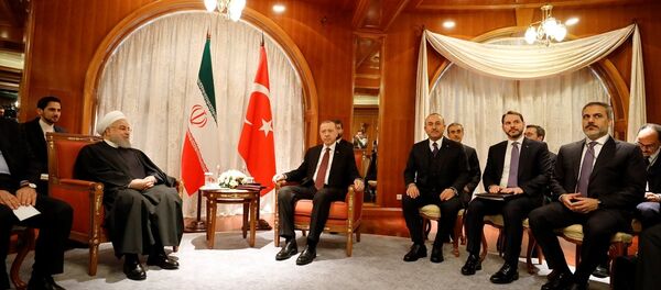 Türkiye Cumhurbaşkanı Recep Tayyip Erdoğan ile İran Cumhurbaşkanı Hasan Ruhani - Sputnik Türkiye