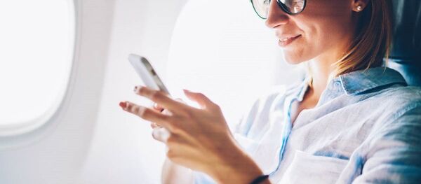 Uçak + Cep telefonu - Sputnik Türkiye