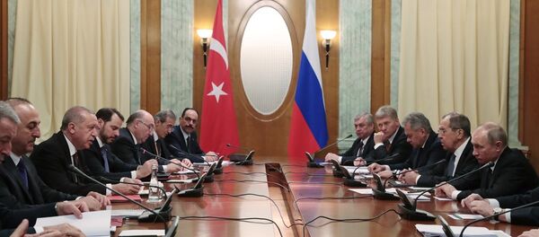 Soçi'de Türk ve Rus heyetleri arasında ikili görüşmeler - Sputnik Türkiye