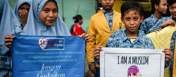 Endonezya - Sevgilier Günü protestosu - Sputnik Türkiye