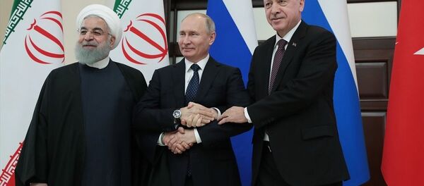 Türkiye Cumhurbaşkanı Recep Tayyip Erdoğan, İran Cumhurbaşkanı Hasan Ruhani ve Rusya Devlet Başkanı Vladimir Putin ile Suriye konulu Dördüncü Üçlü Zirve Toplantısı'nda bir araya geldi. - Sputnik Türkiye