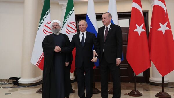 Türkiye Cumhurbaşkanı Recep Tayyip Erdoğan, İran Cumhurbaşkanı Hasan Ruhani ve Rusya Devlet Başkanı Vladimir Putin ile Suriye konulu Dördüncü Üçlü Zirve Toplantısı'nda bir araya geldi. - Sputnik Türkiye