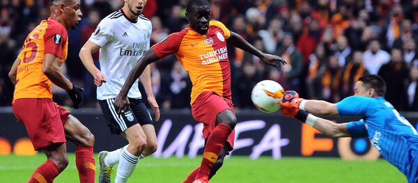 Galatasaray, sahasında Benfica'ya 2-1 mağlup oldu. - Sputnik Türkiye