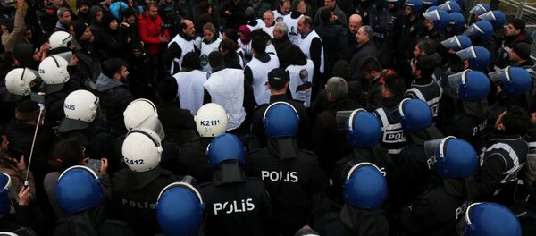 Diyarbakır'da Leyla Güven için yürüyüş gerginliği - Sputnik Türkiye