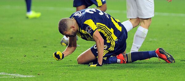 Fenerbahçe, 10 kişilik Konyaspor ile berabere kaldı - Sputnik Türkiye