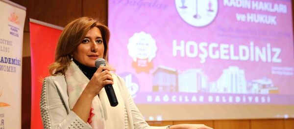 Burcu Kalkan Oğuztürk Burcu Kalkan Oğuztürk - Sputnik Türkiye