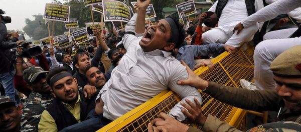 Keşmir saldırısı Hindistan'da protesto edildi - Sputnik Türkiye