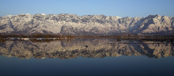 snow-capped mountains are reflected in the Himalayan region of Kashmir on the border between India and Pakistan snow-capped mountains are reflected in the Himalayan region of Kashmir on the border between India and Pakistan - Sputnik Türkiye