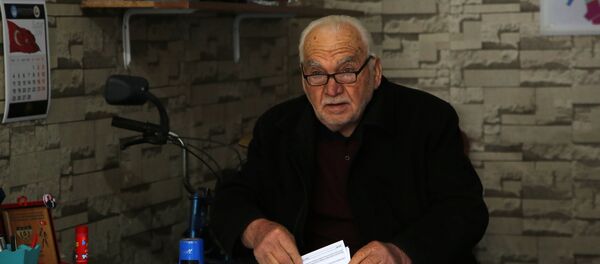 Yılmaz Yener - 51 yıllık muhtar yeniden aday Yılmaz Yener - 51 yıllık muhtar yeniden aday - Sputnik Türkiye