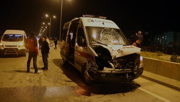 Antalya'nın Konyaaltı ilçesinde ambulansın çarptığı yaya hayatını kaybetti. - Sputnik Türkiye