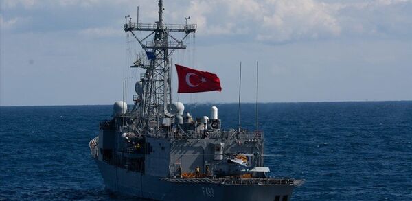 Milli Savunma Bakanlığı, NATO'nun “Dynamic Manta-2019” tatbikatına TCG Gür denizaltısı, bir deniz karakol uçağı ve TCG Gelibolu fırkateyni ile iştirak edildiğini duyurdu. - Sputnik Türkiye
