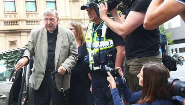 Avustralya Kardinali george Pell iki çocuğa cinsel tacizden suçlu bulundu - Sputnik Türkiye