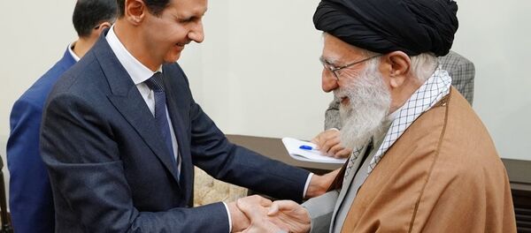 Suriye Devlet Başkanı Beşar Esad’ın Tahran’a gerçekleştirdiği çalışma ziyareti kapsamında  İran'ın dini lideri Ayetullah Ali Hamaney ile de bir araya geldi. - Sputnik Türkiye