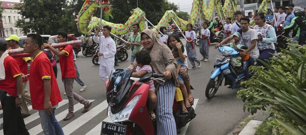Endonezya'nın başkenti Cakarta'da bir festival Endonezya'nın başkenti Cakarta'da bir festival - Sputnik Türkiye