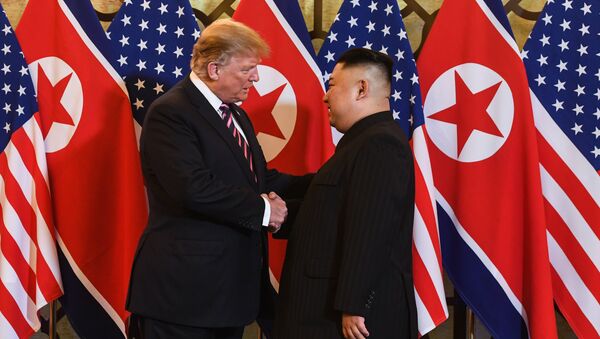 ABD Başkanı Donald Trump ve Kuzey Kore Lideri kim Jong-un Vietnam'da ikinci kez yüz yüze görüştü  - Sputnik Türkiye