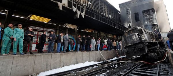 Kahire'deki tren istasyonunda yangın - Sputnik Türkiye