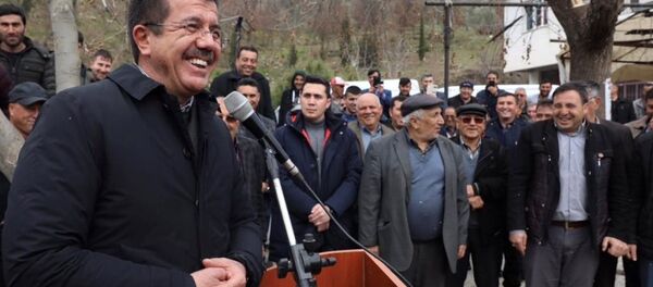 AK Parti İzmir Büyükşehir Belediye Başkan adayı Nihat Zeybekci - Sputnik Türkiye