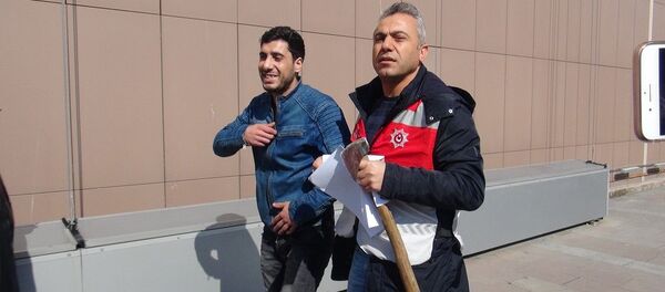 Bakırköy Adliyesi'ne baltayla girerken yakalandı - Sputnik Türkiye