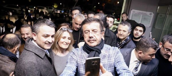 AK Parti İzmir Büyükşehir Belediye Başkan Adayı Nihat Zeybekci - Sputnik Türkiye