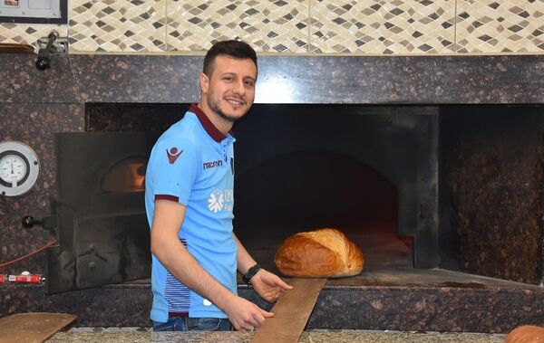 Hasan Sağlam Sevgi, takımdan daha önemlidir. Bundan sonra Trabzonsporluyum dedi. - Sputnik Türkiye