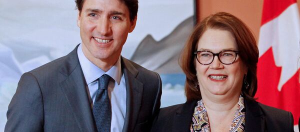 Kanada Başbakanı Justin Trudeau ve Hazine Kurulu Başkanı Jane Philpott - Sputnik Türkiye