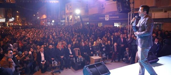 AK Parti İzmir Büyükşehir Belediye Başkan adayı Nihat Zeybekci - Sputnik Türkiye