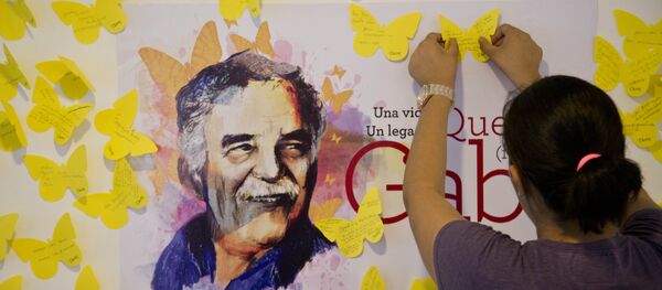Nobel ödüllü Kolombiyalı gazeteci-yazar Gabriel Garcia Marquez anısına oluşturulan hatıra duvarı Nobel ödüllü Kolombiyalı gazeteci-yazar Gabriel Garcia Marquez anısına oluşturulan hatıra duvarı - Sputnik Türkiye