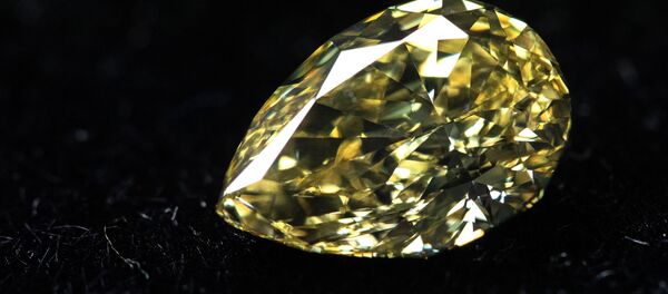 Turistler bu turlarla Yakutistan Cumhuriyeti’nin hazinelerini yakından tanırken, bölgede çıkarılmış inanılmaz büyüklükteki elmasları da görüyorlar. - Sputnik Türkiye