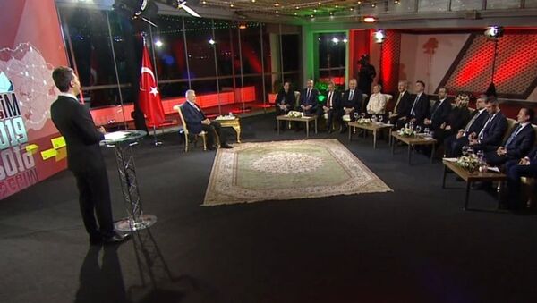 AK Parti'nin İstanbul Büyükşehir Belediye Başkanlığı adayı Binali Yıldırım, İstanbul adaylarıyla birlikte yeni projeleri anlattı - Sputnik Türkiye