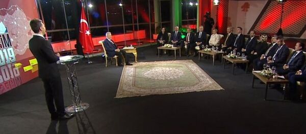 AK Parti'nin İstanbul Büyükşehir Belediye Başkanlığı adayı Binali Yıldırım, İstanbul adaylarıyla birlikte yeni projeleri anlattı - Sputnik Türkiye