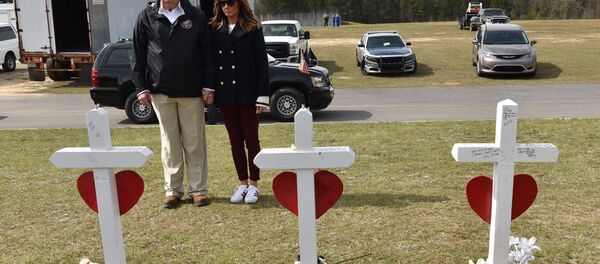 Donald Trump - Melania Trump - Alabama - Sputnik Türkiye