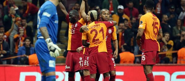 Galatasaray, sahasında farklı kazandı - Sputnik Türkiye