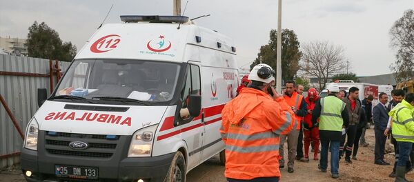 İzmir göçük - Sputnik Türkiye