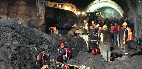 Denizli'de tünel inşaatında göçük: 1 ölü - Sputnik Türkiye