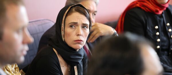 Yeni Zelanda Başbakanı Jacinda Ardern Müslüman toplumunu ziyaret etti - Sputnik Türkiye