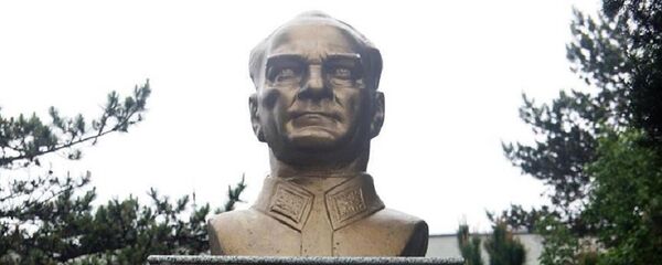 Atatürk büstü Atatürk büstü - Sputnik Türkiye