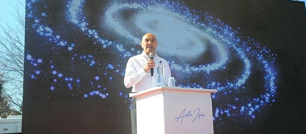 Tunç Soyer, projelerinin son bölümünü Kadifekale’de gerçekleşen '3. Cemre Buluşması'nda kamuoyuyla paylaştı Tunç Soyer, projelerinin son bölümünü Kadifekale’de gerçekleşen '3. Cemre Buluşması'nda kamuoyuyla paylaştı - Sputnik Türkiye