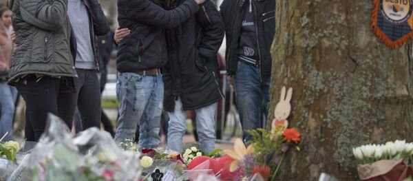 Hollanda'nın Utrecht kentindeki tramvay saldırısının ardından anma noktaları oluşturuldu - Sputnik Türkiye