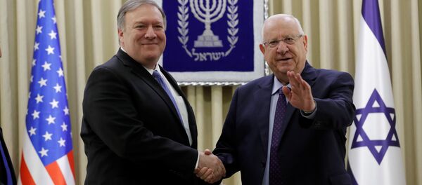 ABD Dışişleri Bakanı Mike Pompeo ve İsrail Cumhurbaşkanı Reuven Rivlin - Sputnik Türkiye