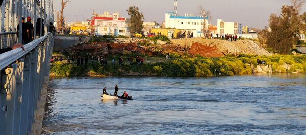 Irak'n Musul kentinde bir feribot battı - Sputnik Türkiye