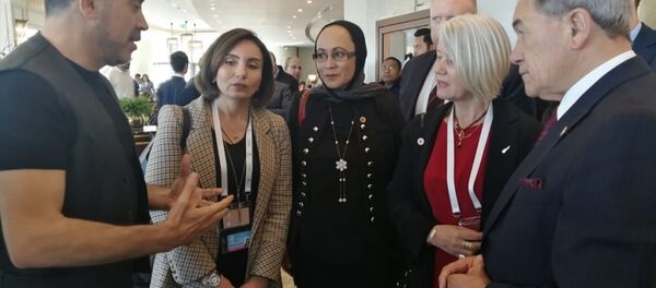 Yeni Zelanda Başbakan Yardımcısı ve Dışişleri Bakanı Winston Peters ve şarkıcı Haluk Levent - Sputnik Türkiye