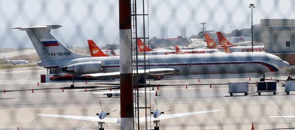 Rus askerleri taşıyan iki uçak Venezüella'ya geldi - Sputnik Türkiye