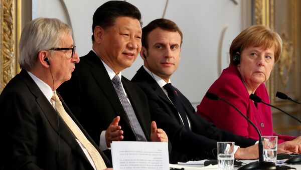 Emmanuel Macron, Şi Cinping, Angela Merkel ve Jean-Claude Juncker, Paris'te Elysee Sarayı'nda ortak basın toplantısında (26 Mart 2019) - Sputnik Türkiye