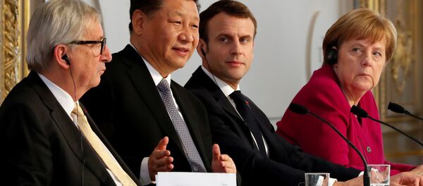 Emmanuel Macron, Şi Cinping, Angela Merkel ve Jean-Claude Juncker, Paris'te Elysee Sarayı'nda ortak basın toplantısında (26 Mart 2019) - Sputnik Türkiye